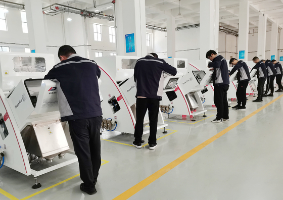 High Precision 5400 Pixel CCD Rice Sorter 220V / 50HZ Variety Kw Power Supply